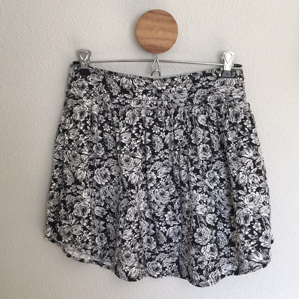 Floral Print Skirt with Pockets
